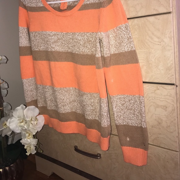 Tommy Hilfiger Sweater. - Picture 4 of 6