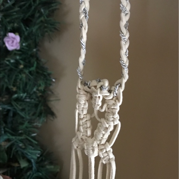 Suede macrame necklace - Picture 3 of 3