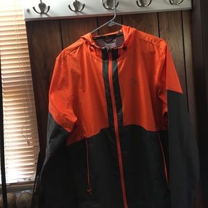 Men's Under Armour wind breaker