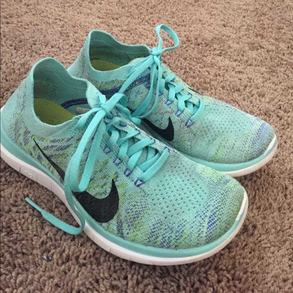 Nike 4.0 flyknit tennis shoes