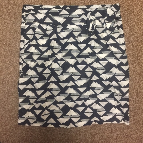 Black and cream skirt - Picture 1 of 3