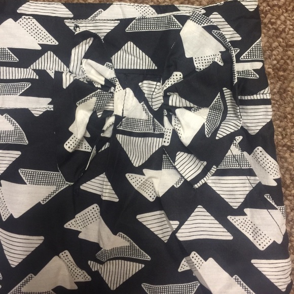 Black and cream skirt - Picture 2 of 3