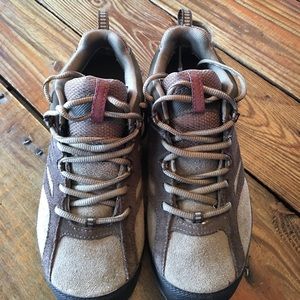 Columbia hiking shoe, women's, sz 7.5