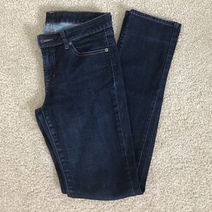 Uniqlo dark wash jeans👖