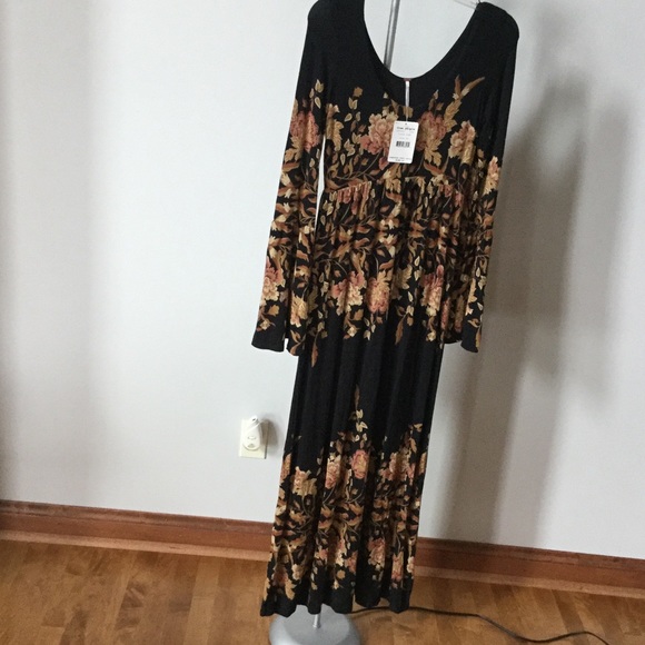 New with tags FREE PEOPLE AMAZING Long Bell sleeve dress - Picture 7 of 7