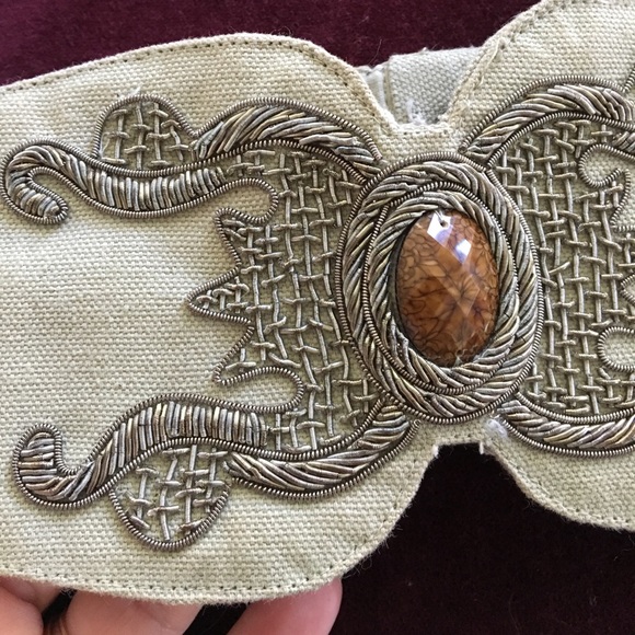 Urban Outfitters belt - Picture 2 of 4