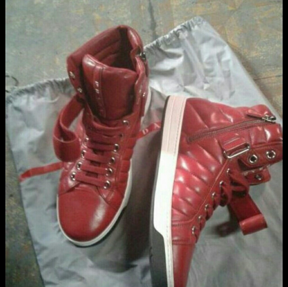 High top Pradas