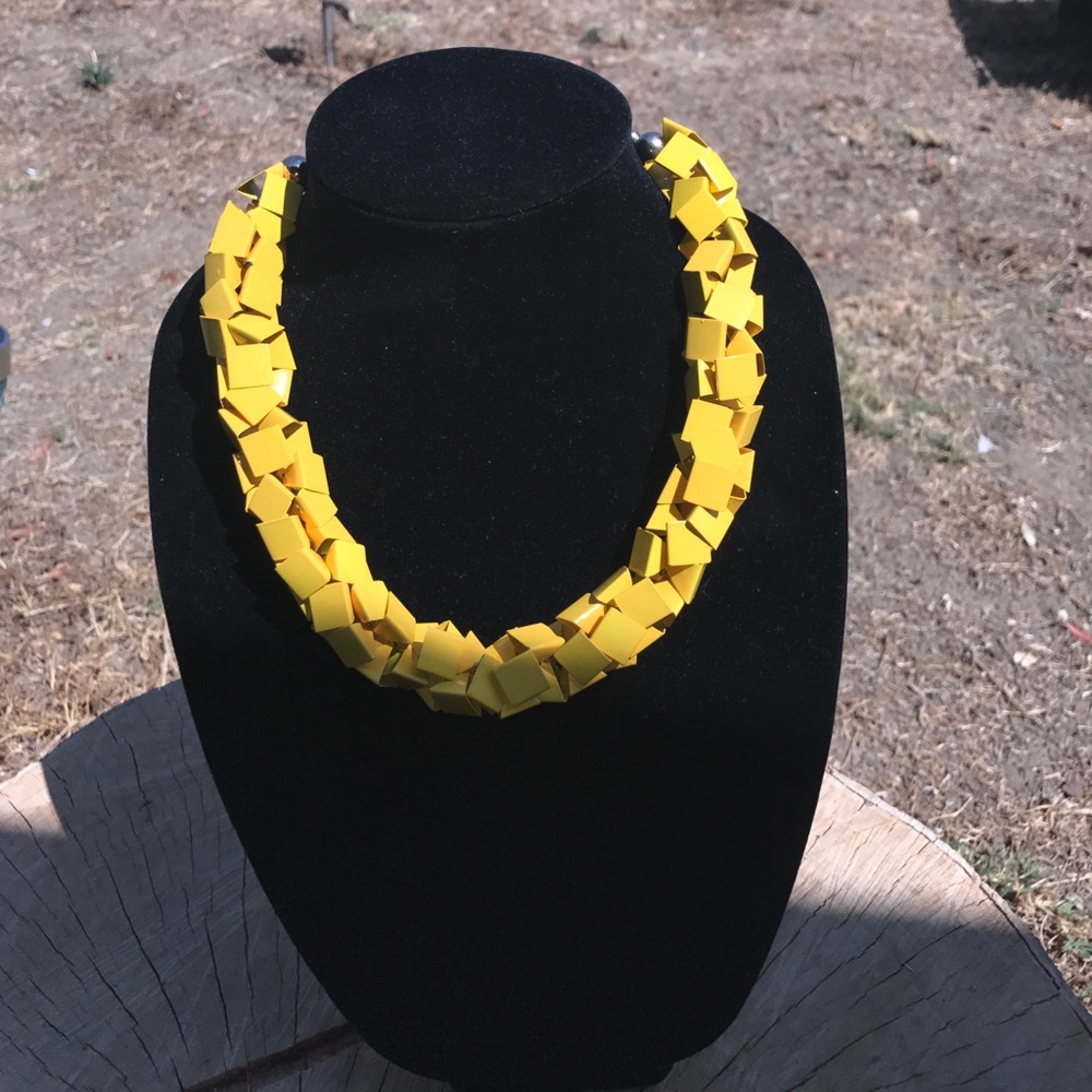 NWT ZARA Woman Accessories yellow  NECKLACE