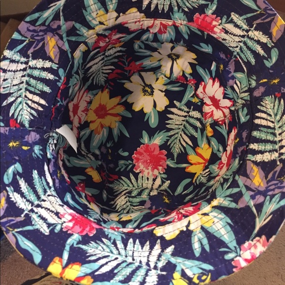 Hat - Picture 2 of 3