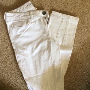 White skinny jeans