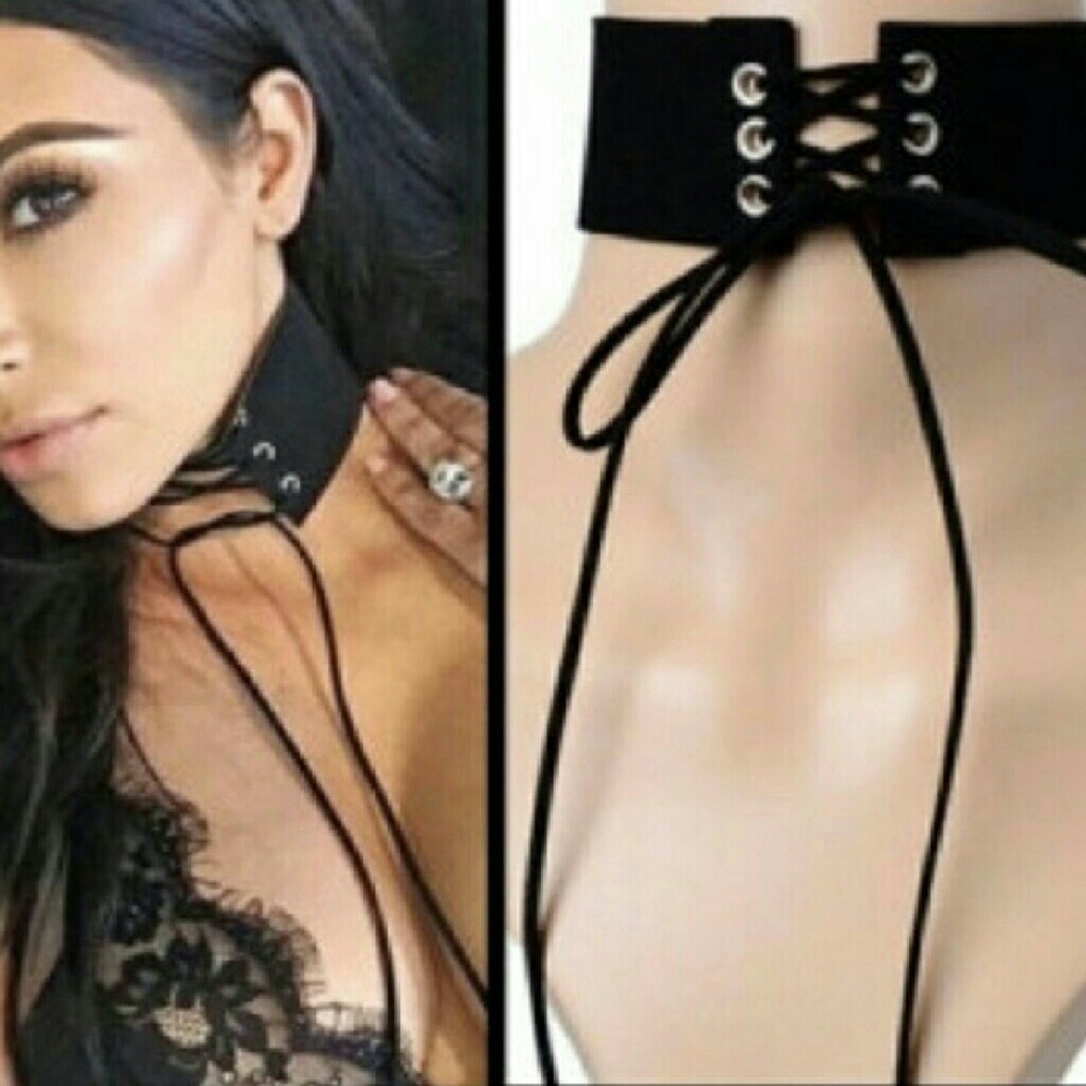 The latest in fashion ???chokers??? - Picture 4 of 6