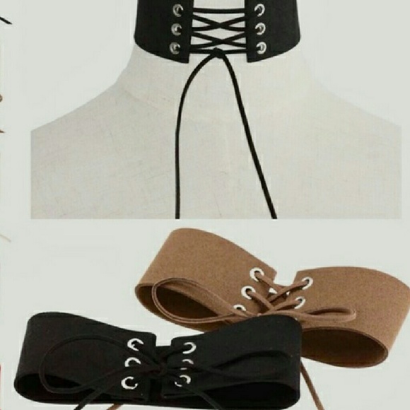 The latest in fashion ???chokers??? - Picture 3 of 6