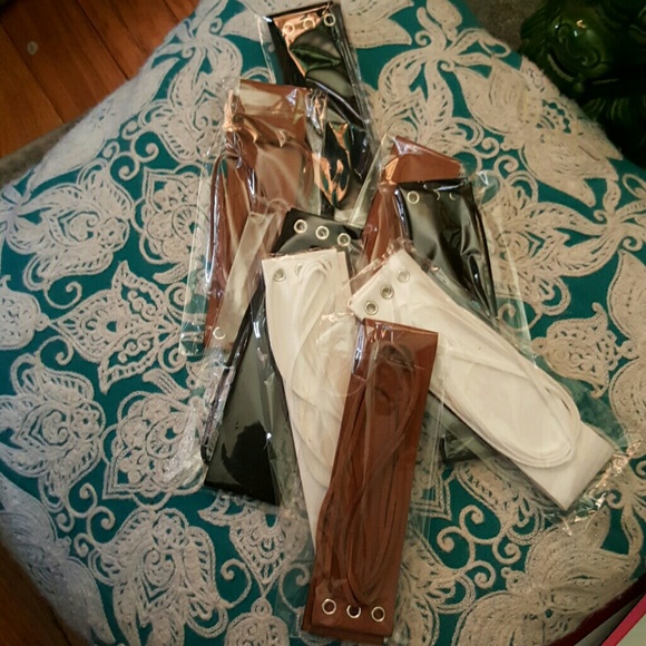 The latest in fashion ???chokers??? - Picture 5 of 6