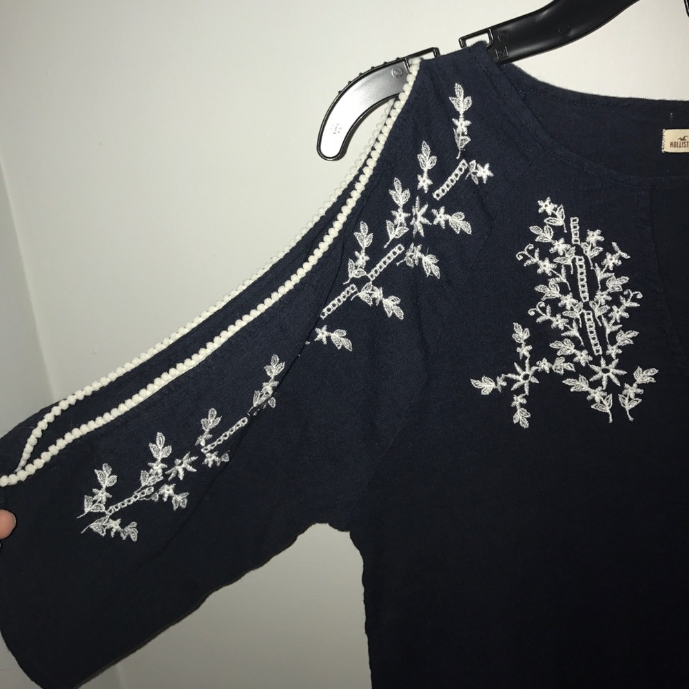 Open Shoulder Top - Picture 3 of 3
