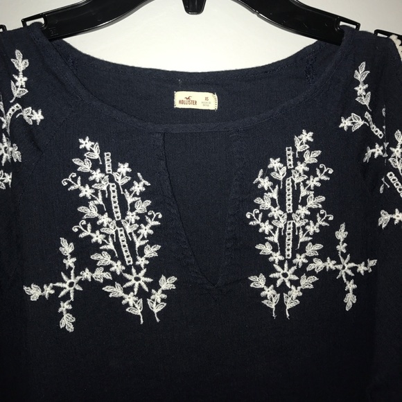 Open Shoulder Top - Picture 2 of 3