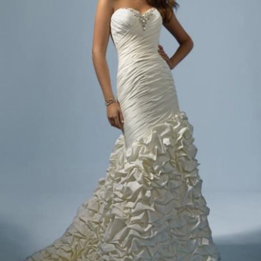 Alfred Angelo diamond white NWT