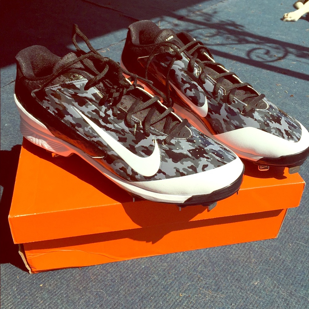 BRAND NEW Black and White Camo Baseball Cleats