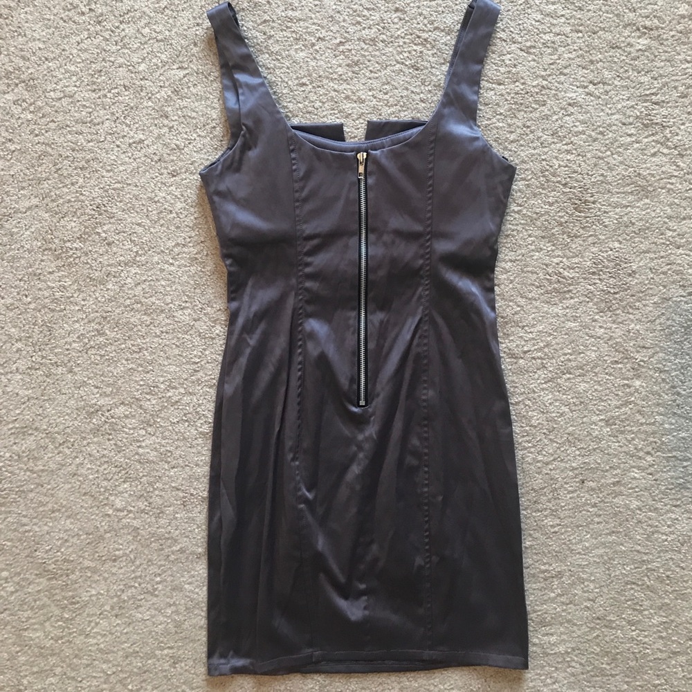 Dress - Picture 3 of 3