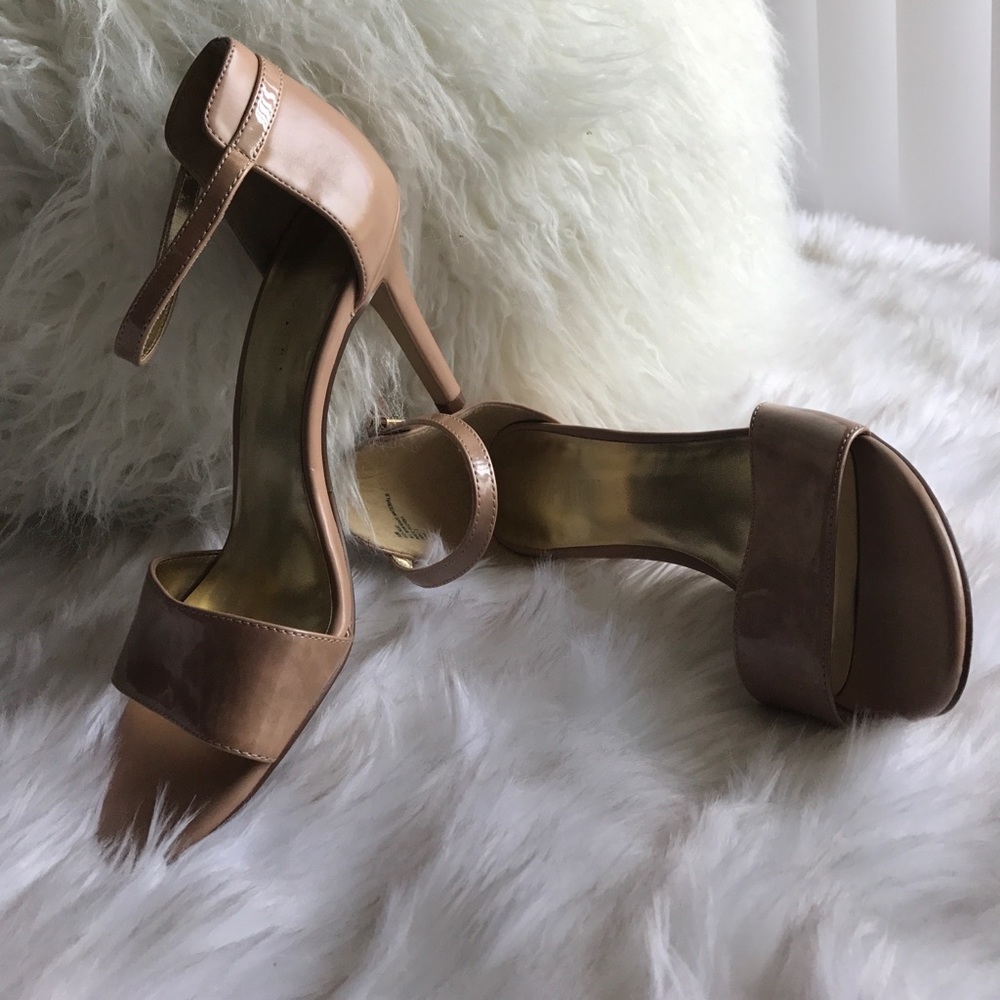 Cosmopolitan nude strap heels
