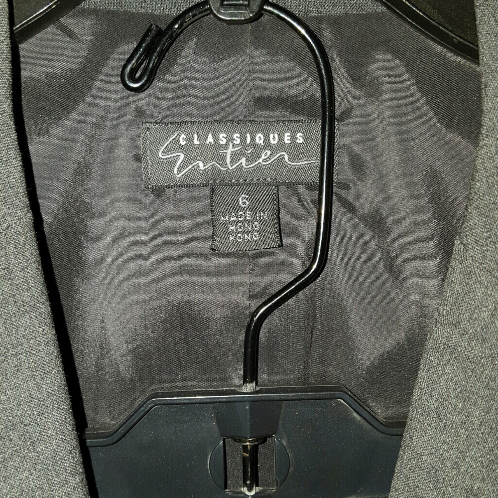 Suit - Picture 4 of 4