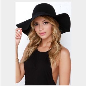 BCBG wool felt Black floppy Hat