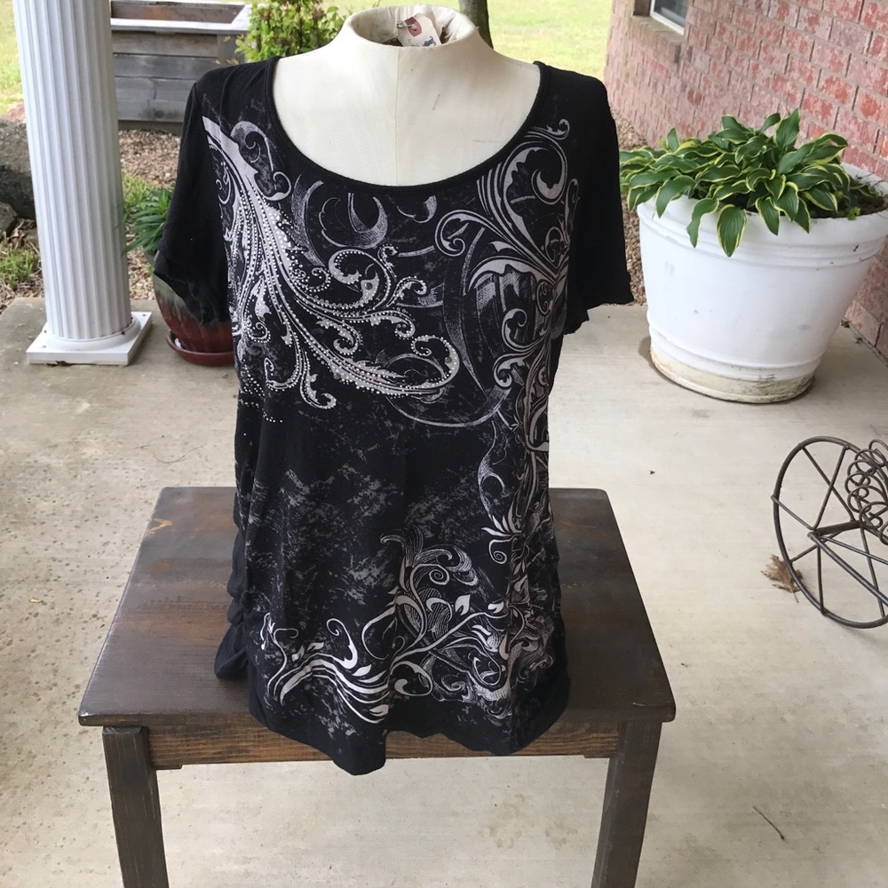Black and white top