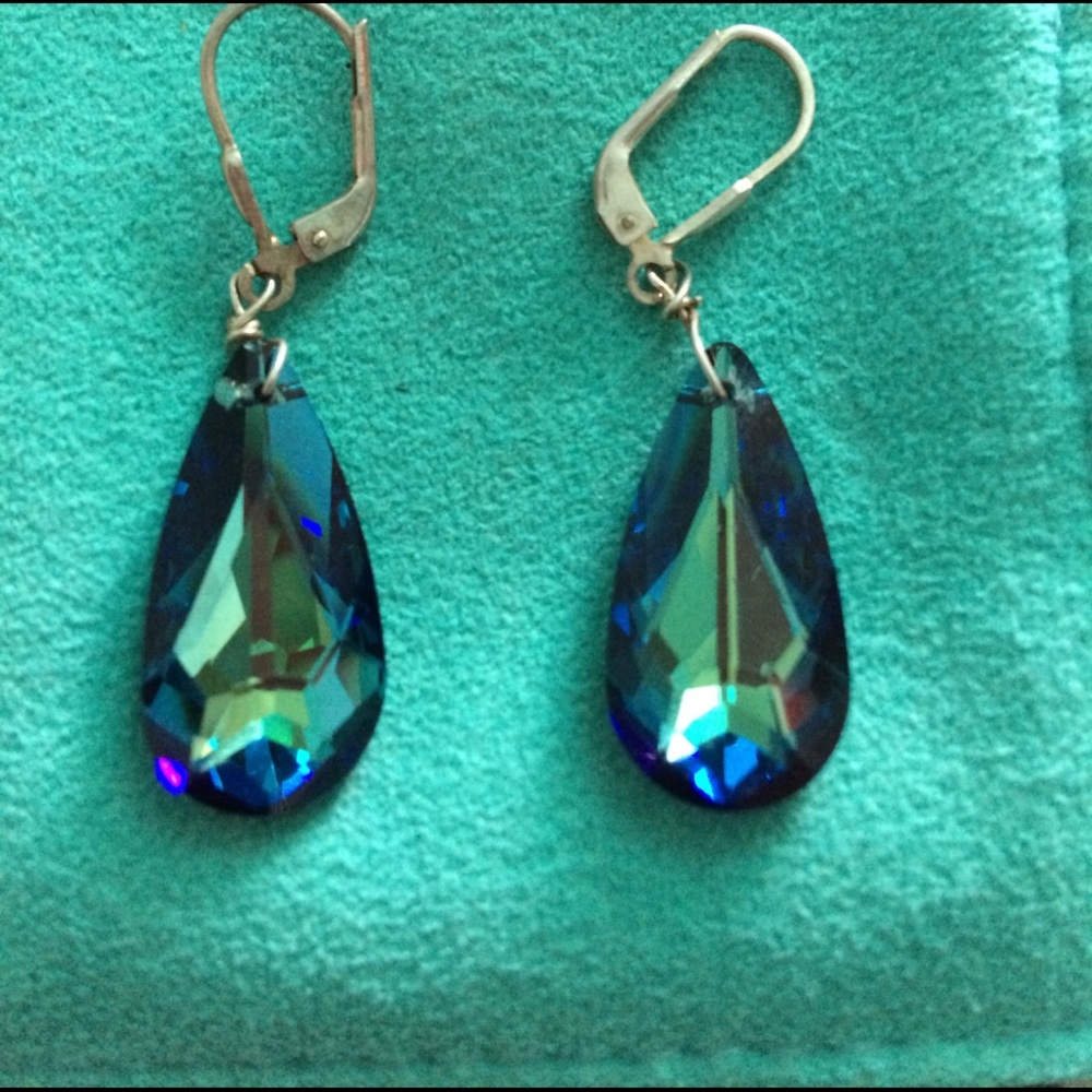Dazzling blue earrings! ✨