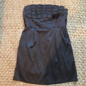 Strapless gray dress