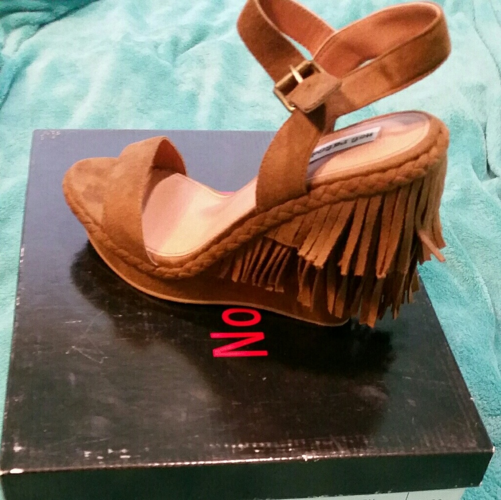 Not rated fringe wedges!