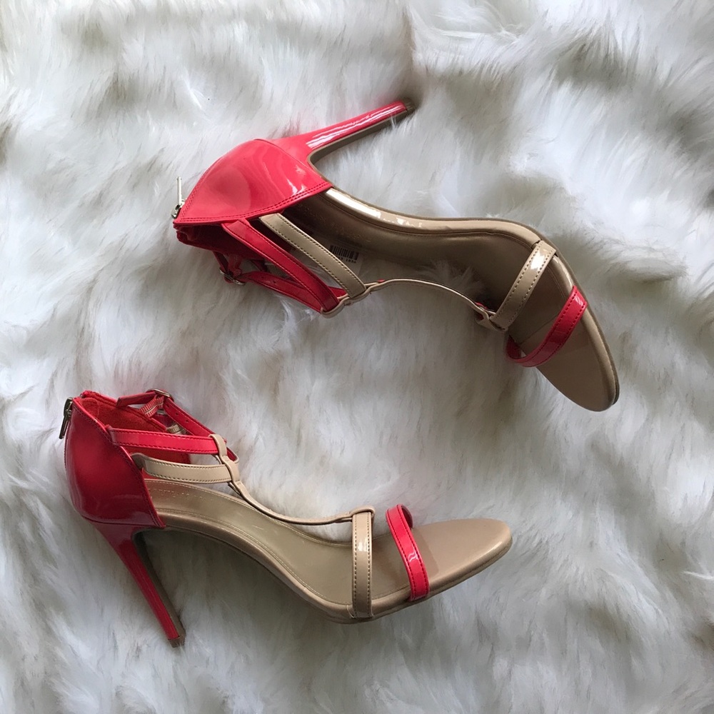 NWT Nude & Pink strap heels