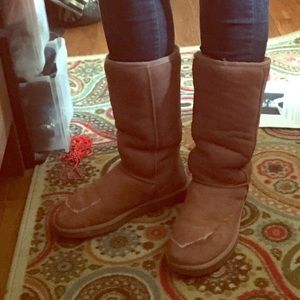 Rose Red Uggs winter Boots Size 8.5