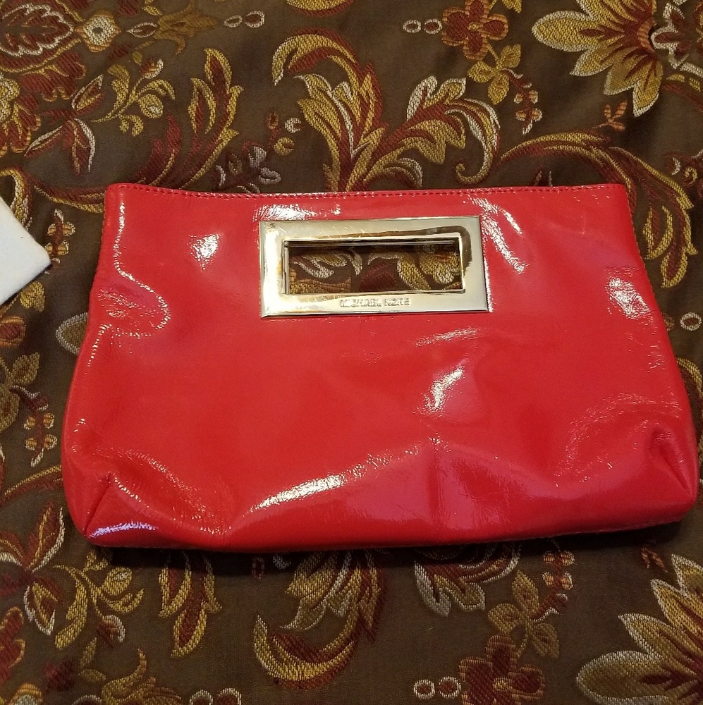 🔥FIRM. Michael Kors Berkley Clutch Patent Leather