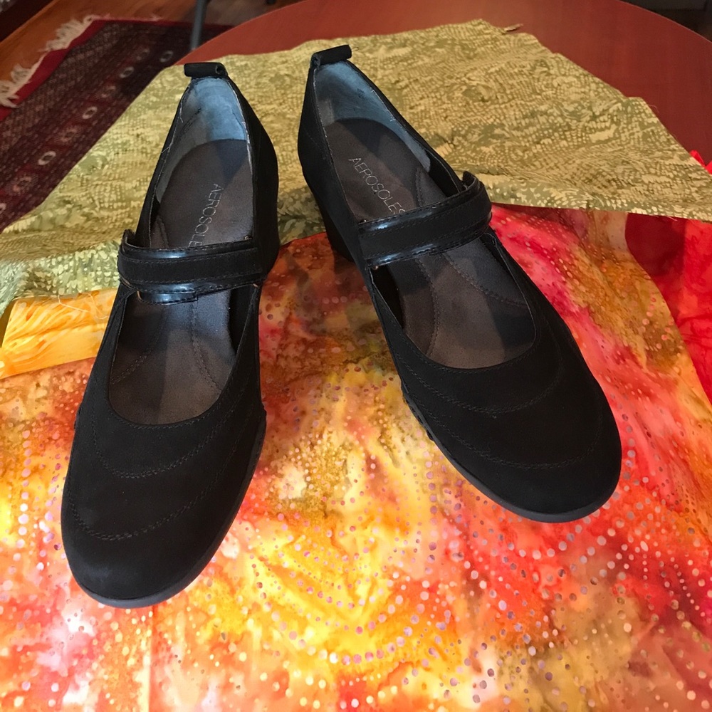 Aerosoles Black suede platform shoes
