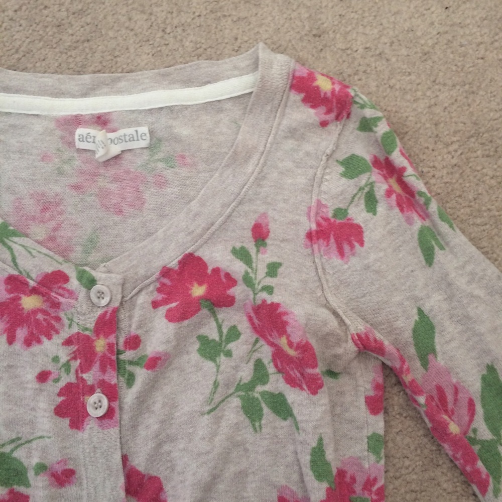 ❌DONATED❌ Grey Floral Cardigan