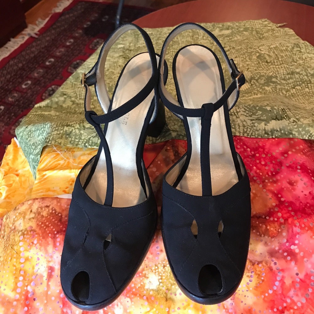 Kenneth Cole chunky heel shoes