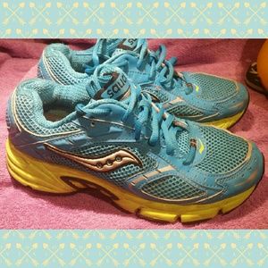 Womens Saucony size 6