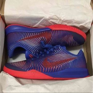 Nike Kobe Mentality 2/II basketball shoes Size 6Y