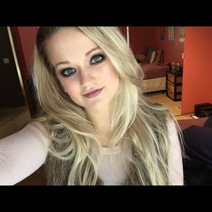 Meet your Posher, Kayla