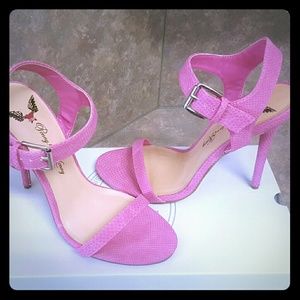 SOLD !!!!!  Penny loves Kenny shoes NWOT