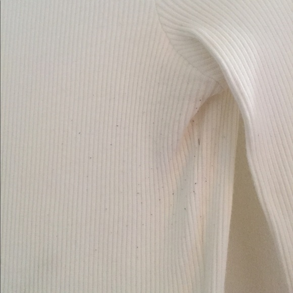 Deep Swoop Neck White Lace Blouse - Picture 4 of 4