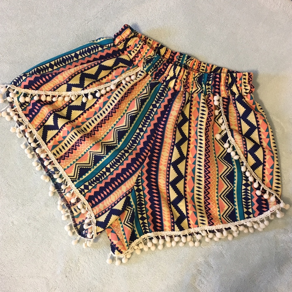 Multi-colored Tribal Print Pom-Pom Trimmed Shorts!