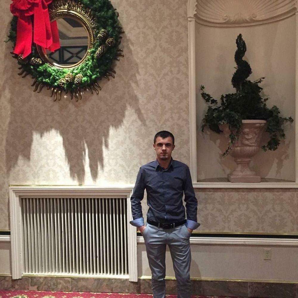 Meet your Posher, Ervis