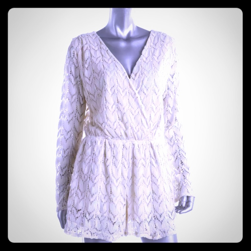 NWT Surf Gypsy Ivory Crochet Lined Romper Sz M