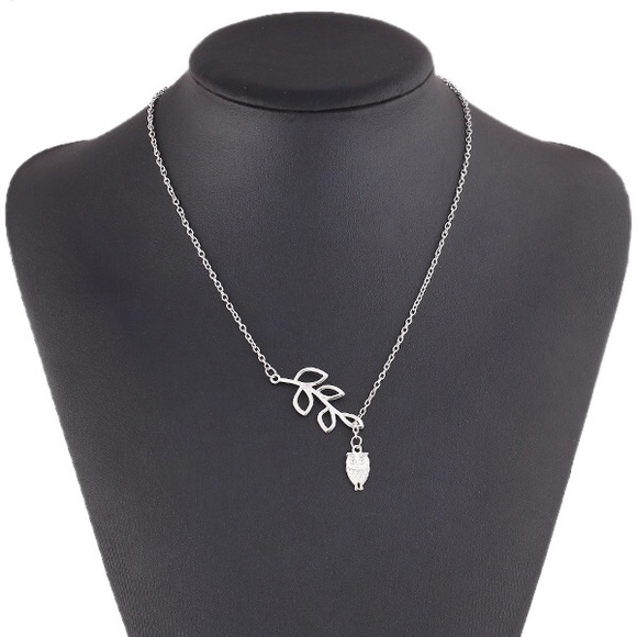 Pretty Leaf,Owl pendant necklace - Picture 2 of 2