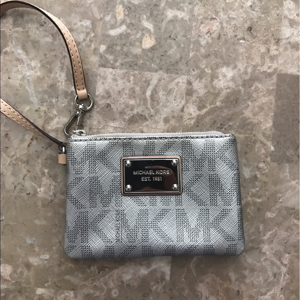 Wristlet