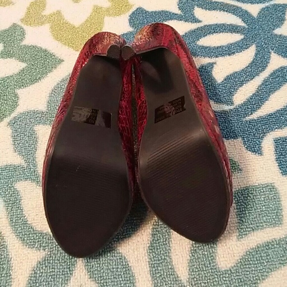NWOT City Snappers Red Heels - Picture 3 of 4