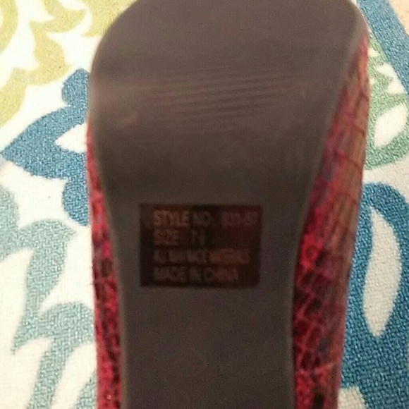 NWOT City Snappers Red Heels - Picture 4 of 4