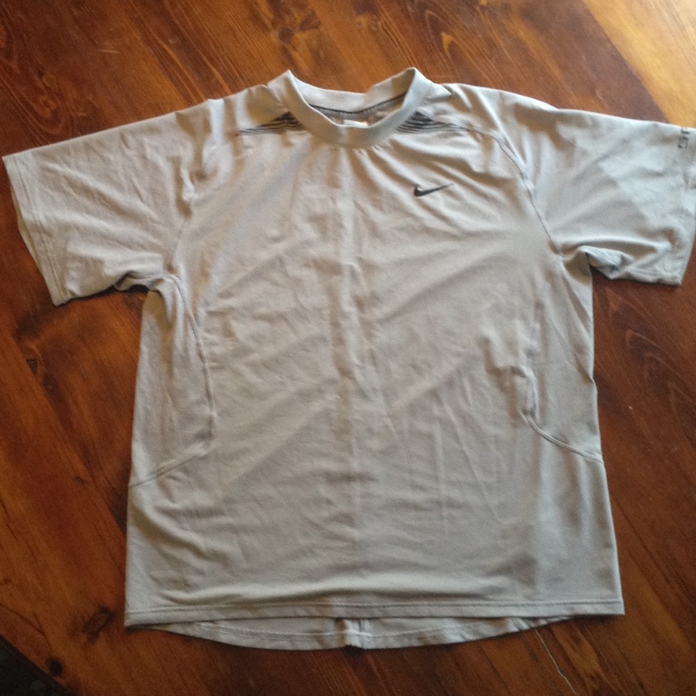 Nike Sparq Men's Large athletic shirt