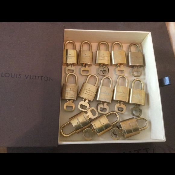 Louis Vuitton Lock & Key 1 Set Brass - Picture 2 of 2