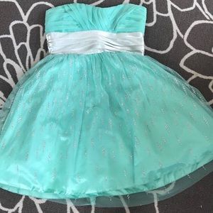 Short length prom/homecoming dress